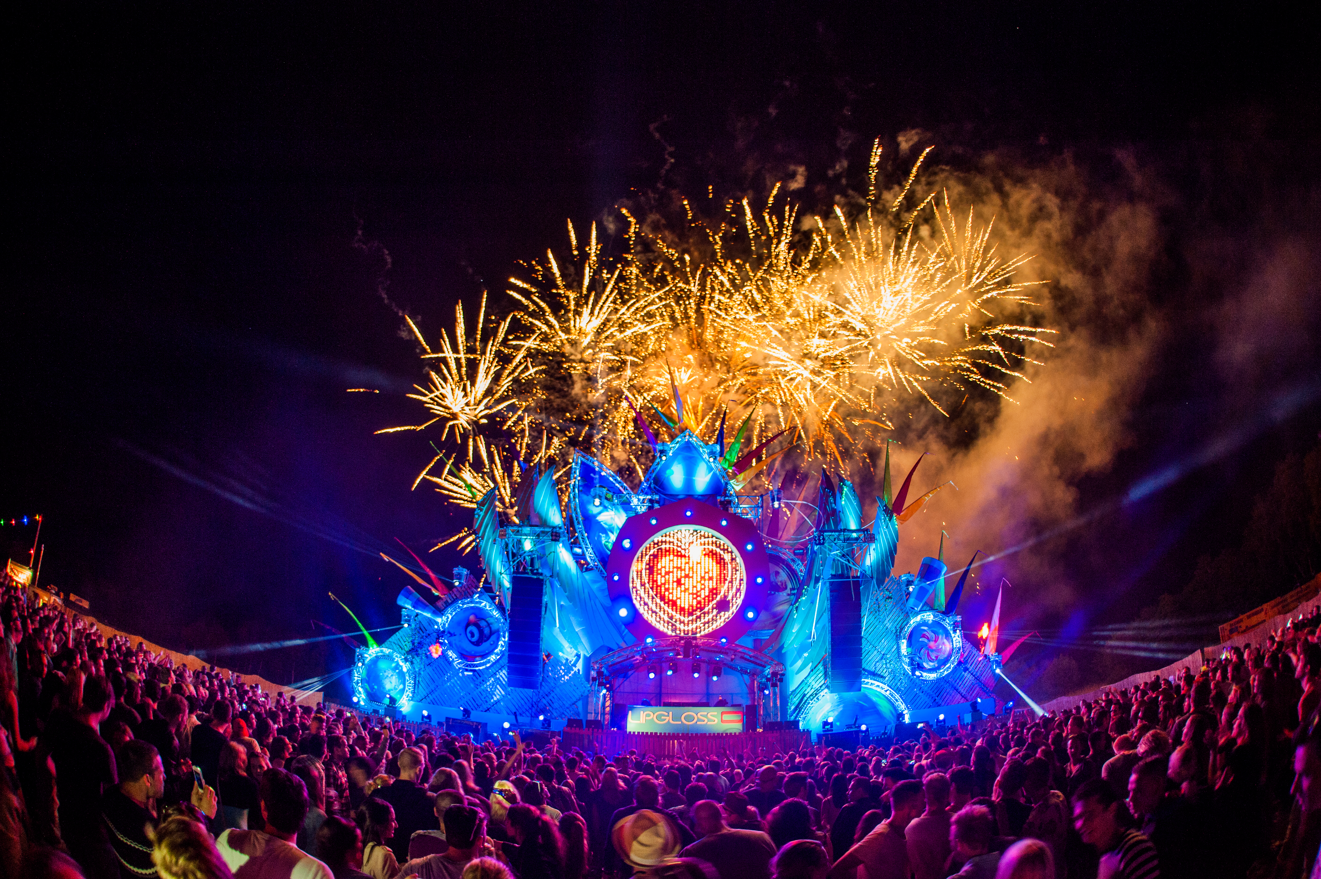 Wildness Festival met vuurwerk en publiek